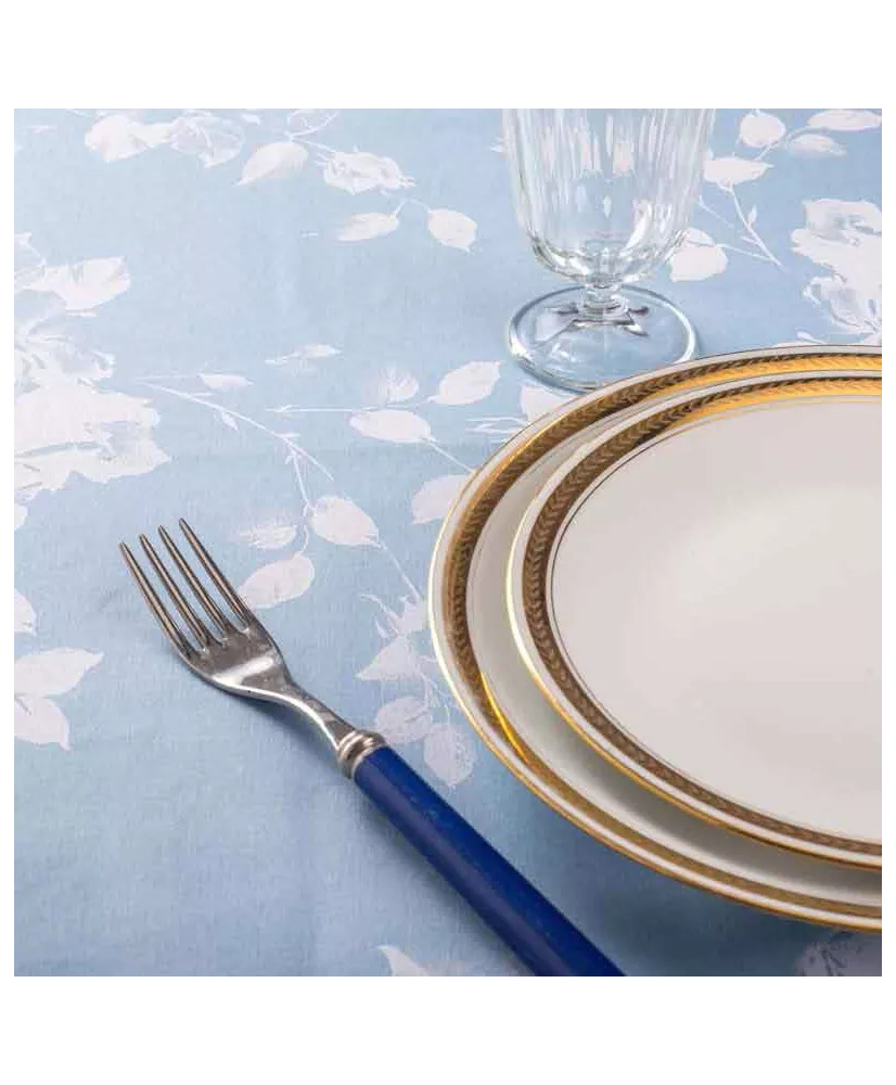 Nappe enduite Toile de Jouy bleue à fleurs, création originale A Table.